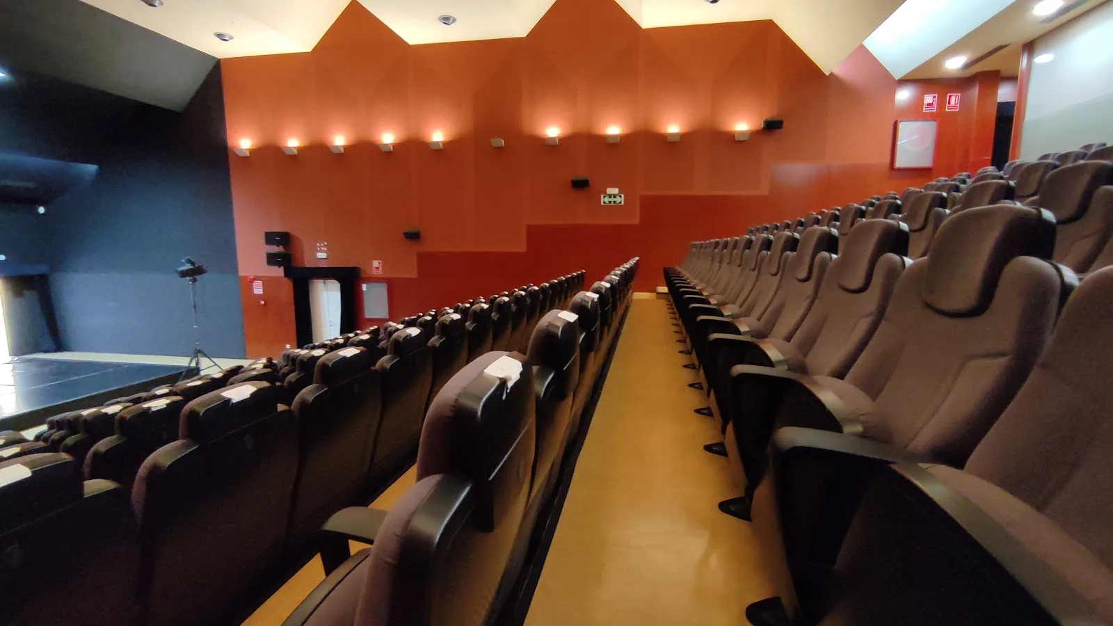 Centro Cultural Puertas de Castilla - Fotografía 3