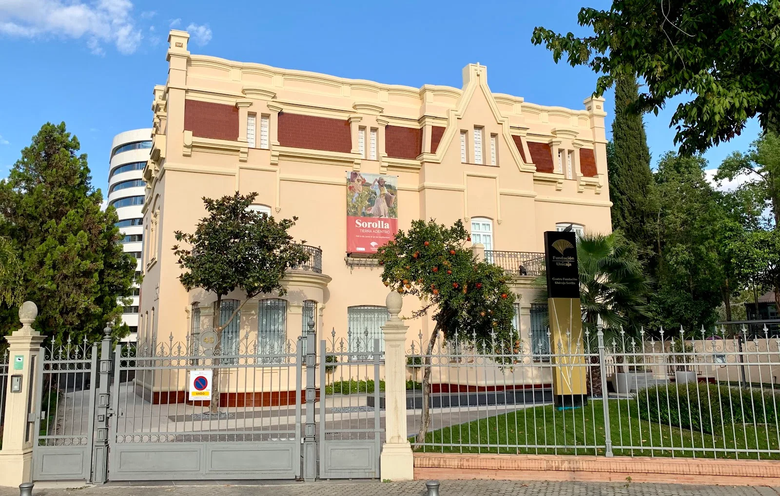 Centro Fundación Unicaja Sevilla - Fotografía 1
