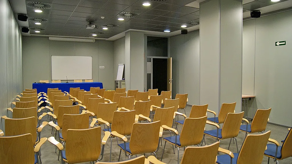 Centro Joaquín Roncal. Fundación CAI - Fotografía 2