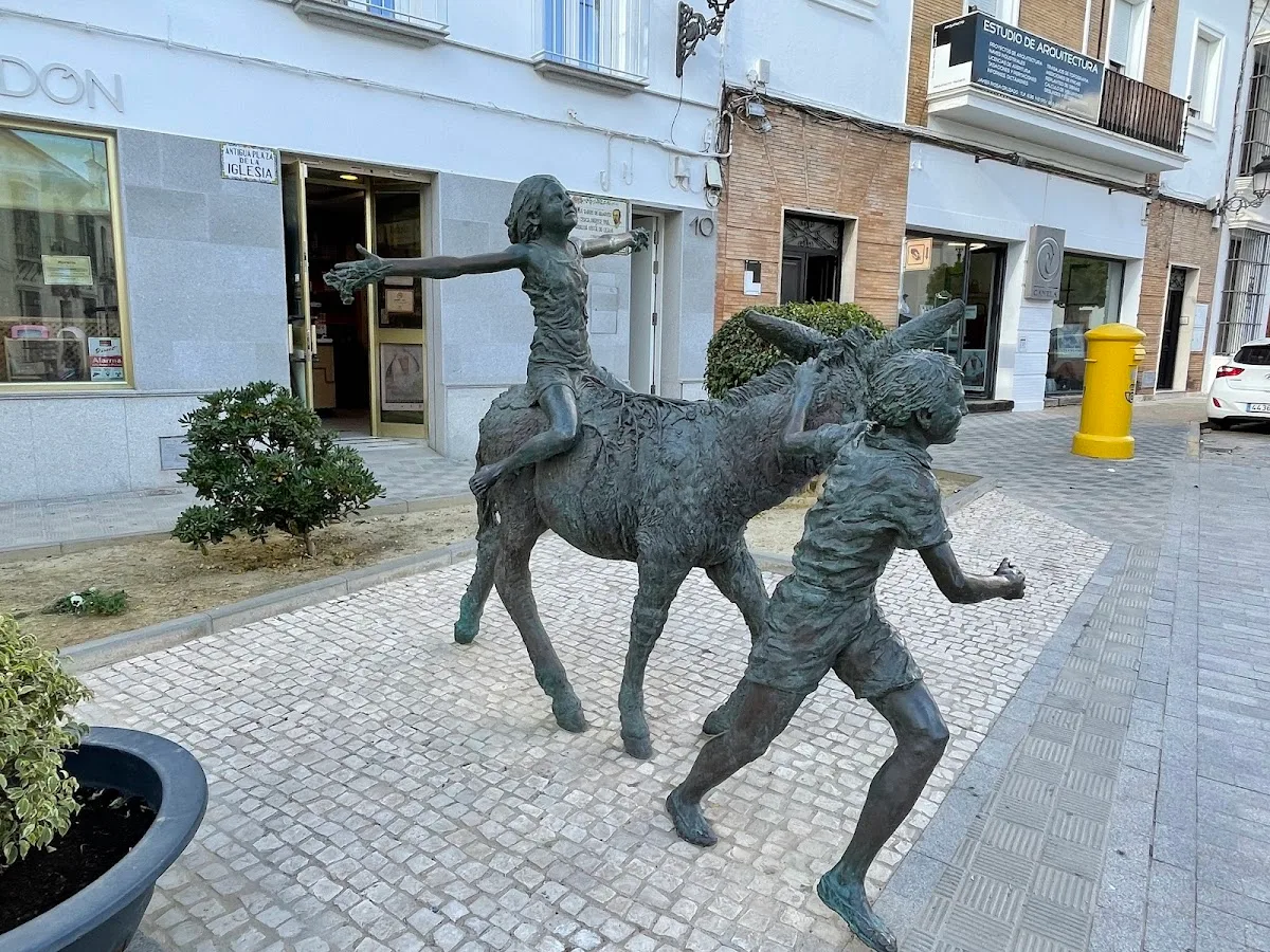 Escultura Idilio de Abril (Moguer EScultura)