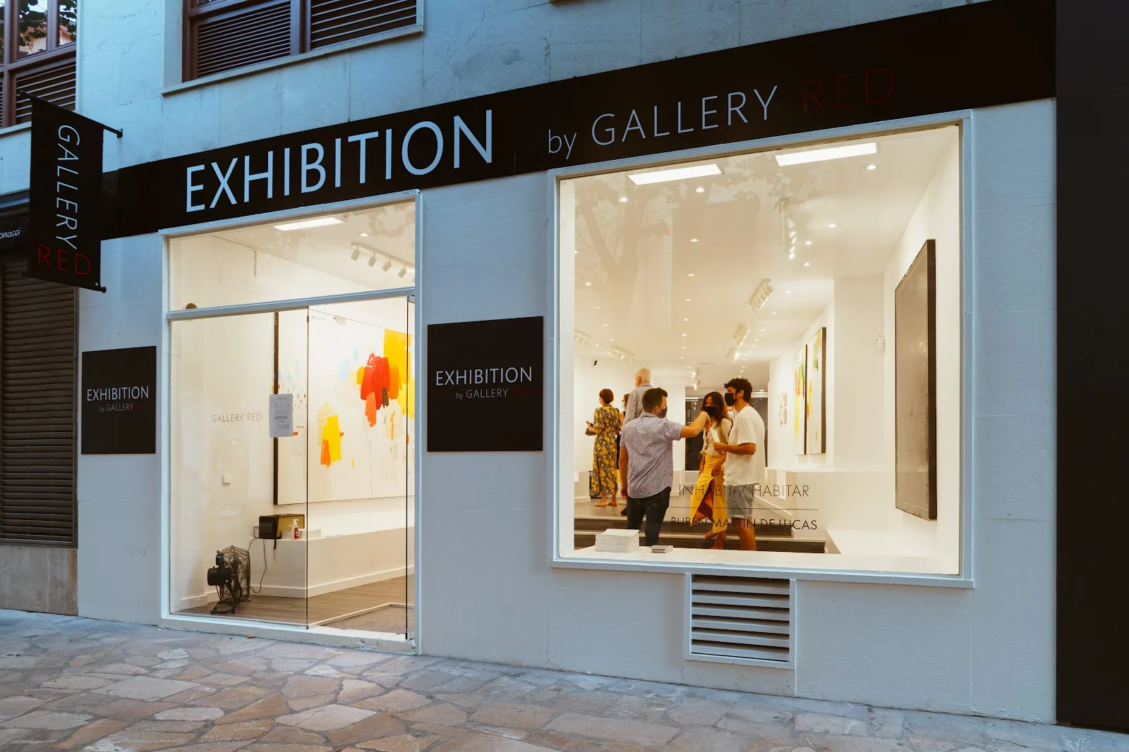 Exhibition by Gallery RED - Fotografía 1