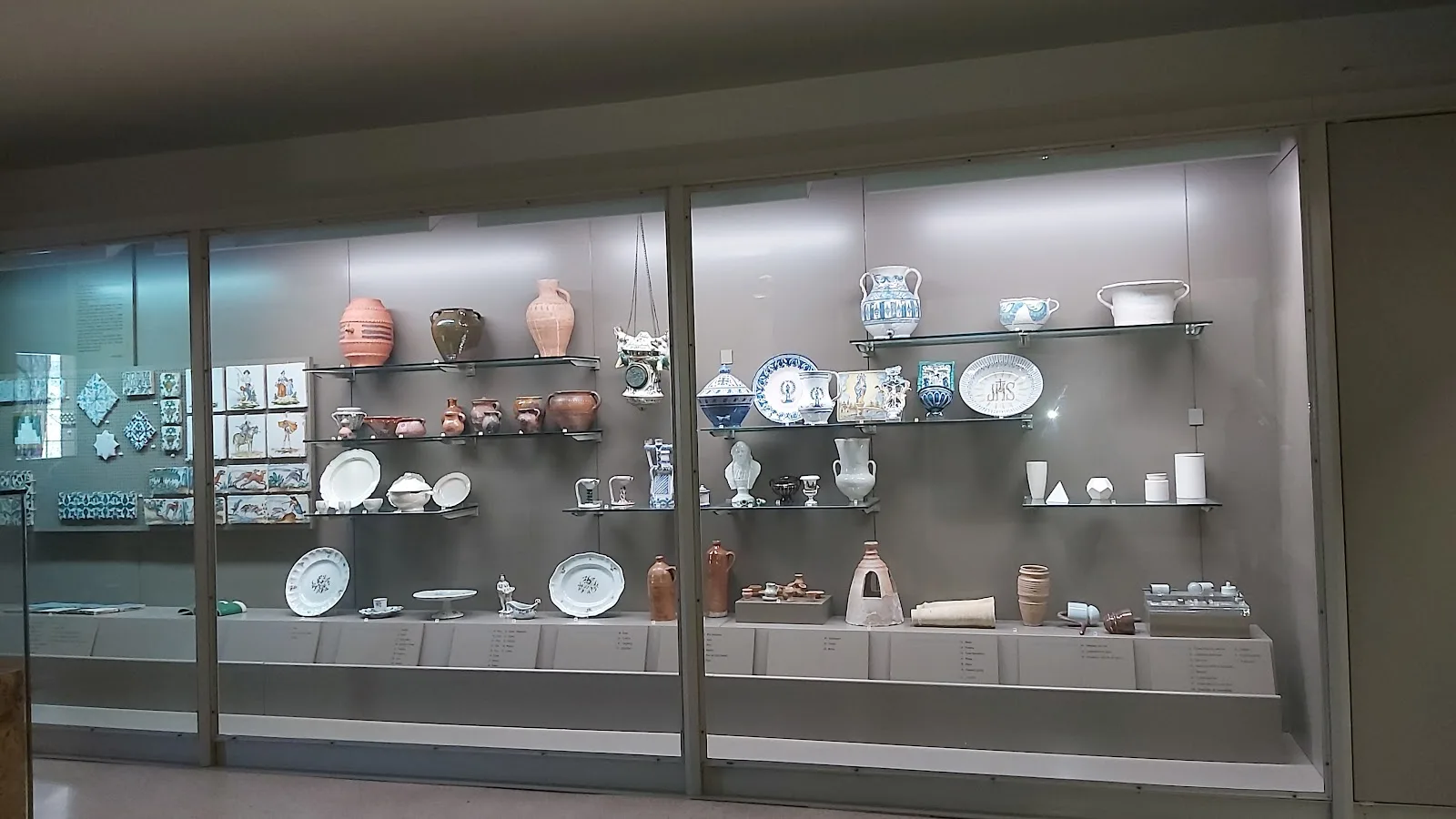 Museo de Zaragoza. Sección de Cerámica - Fotografía 4