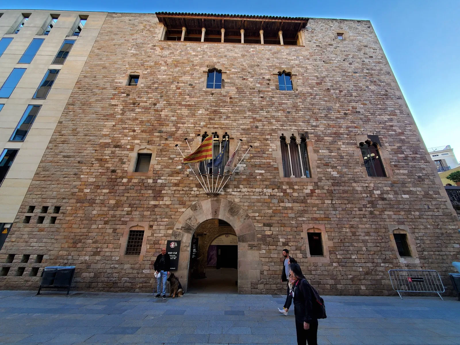Real Círculo Artístico de Barcelona - Fotografía 1