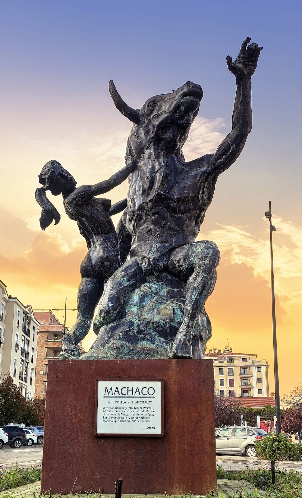 La Doncella y el Minotauro