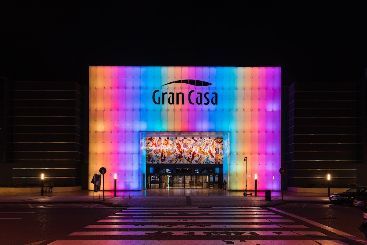 Centro Comercial Gran Casa: Un Espacio Cultural Contemporáneo